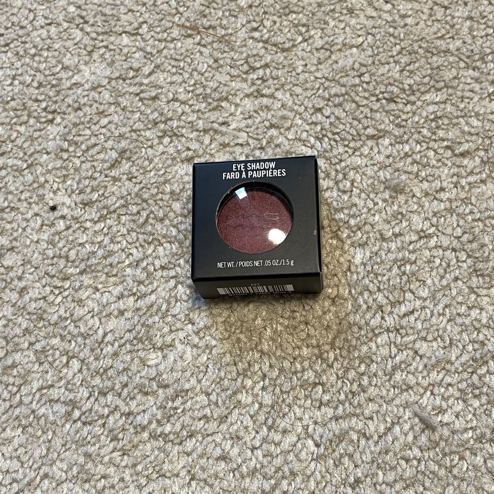 NEW in box MAC Cranberry Frost Eye Shadow Full Size 1.5g